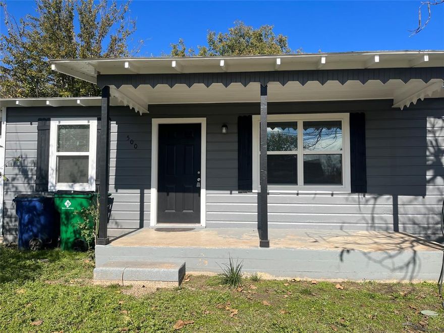 This home is in the heart of Decatur, very close to Decatur Town Square! This home has 3 bedrooms and 1 full bath and it was recently updated! It has updated floors and a nice kitchen with recently updated appliances. •Client must view the property before applying online at Cannonrealty.net (tenants need to attach supporting docs via online app). $60 application for applicants 18+. Application fee is non- refundable.