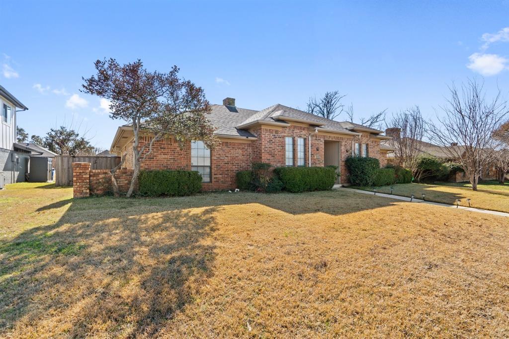 2220 Cedar Circle