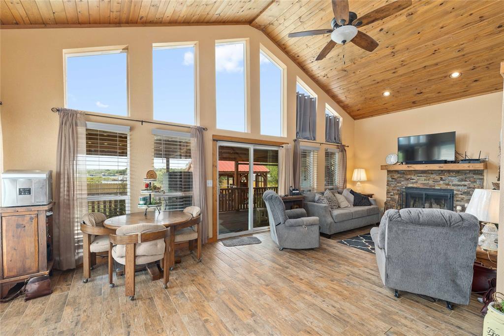 185 Lakeview Drive