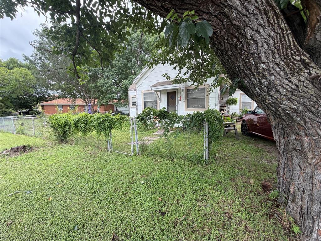754 N Waco