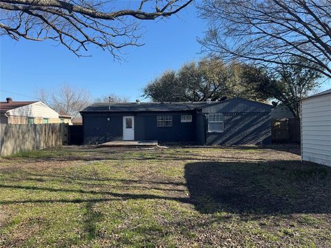 Tiny photo for 4517 Sherwood Drive, Mesquite, TX 75150 (MLS # 21197474)