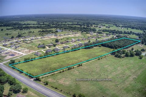 Photo of TBD S HIGHWAY 69, Greenville, TX 75402 (MLS # 21336859)