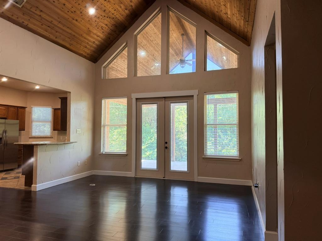Twin Lakes Estate - Residential