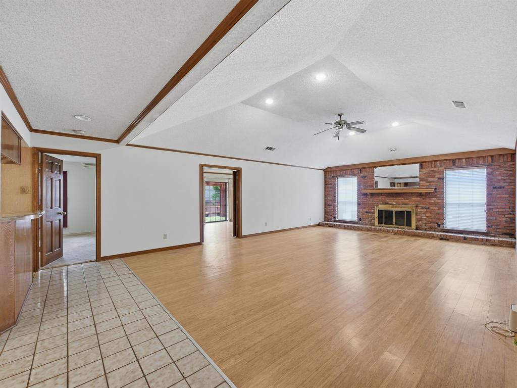 10211 Shadow Way