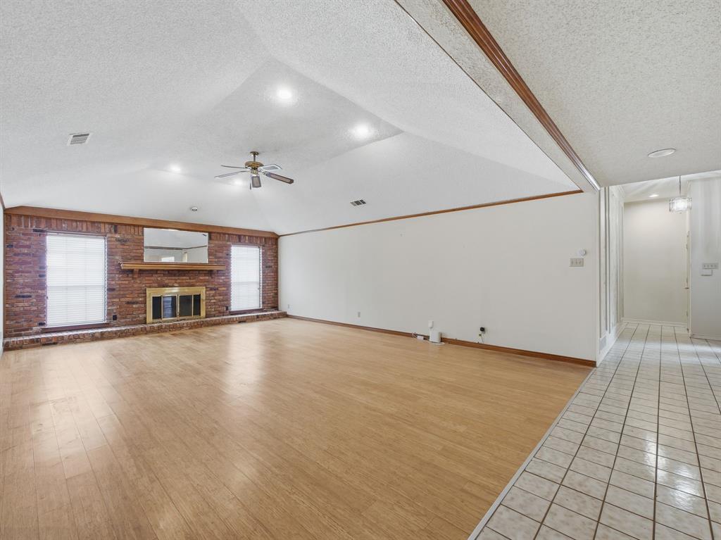 10211 Shadow Way