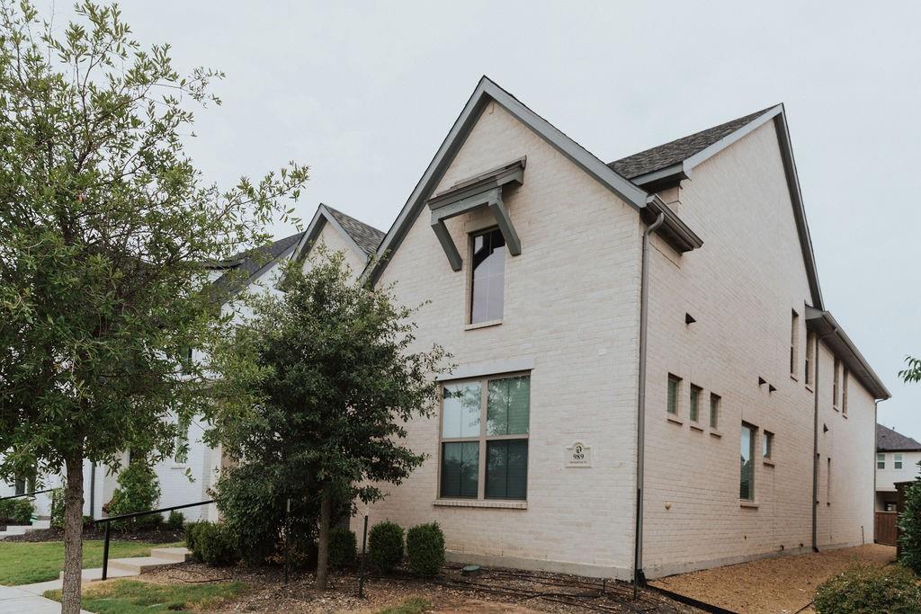 989 Sprangletop Street