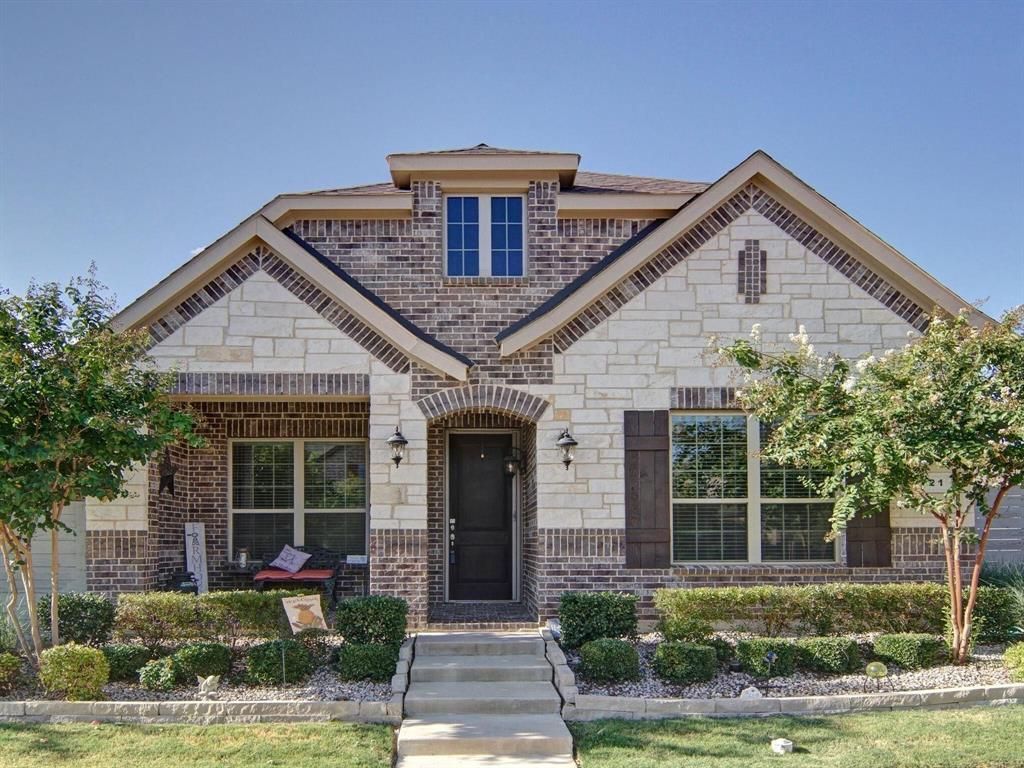 Photo of 721 10th Street, Argyle, TX 76226 (MLS # 21149146)