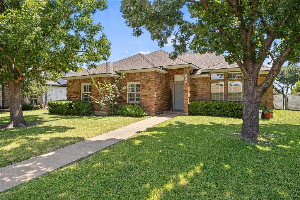 Photo of 3908 Shackelford Drive, Mesquite, TX 75150 (MLS # 21339636)