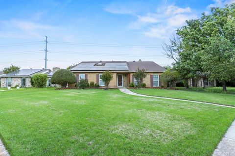 Photo of 413 Hardwood Trail, Mesquite, TX 75150 (MLS # 21236121)