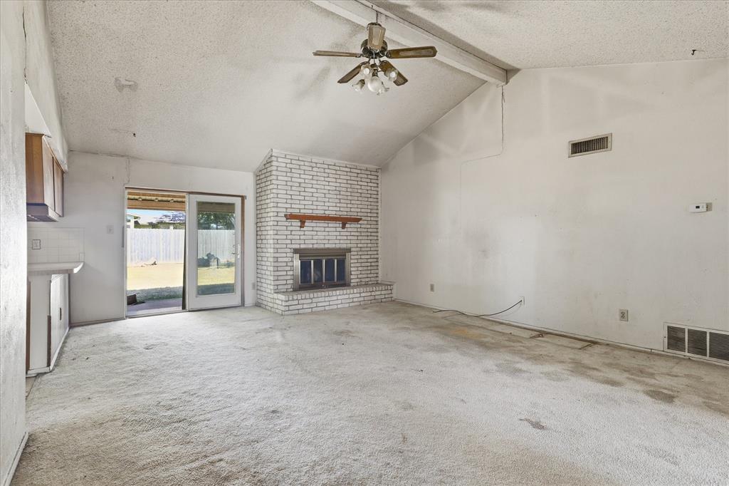 606 Woodcrest