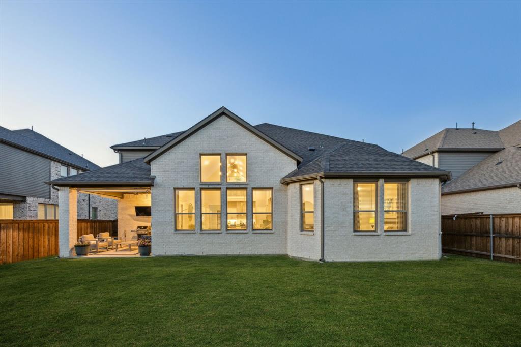 897 Panorama Drive
