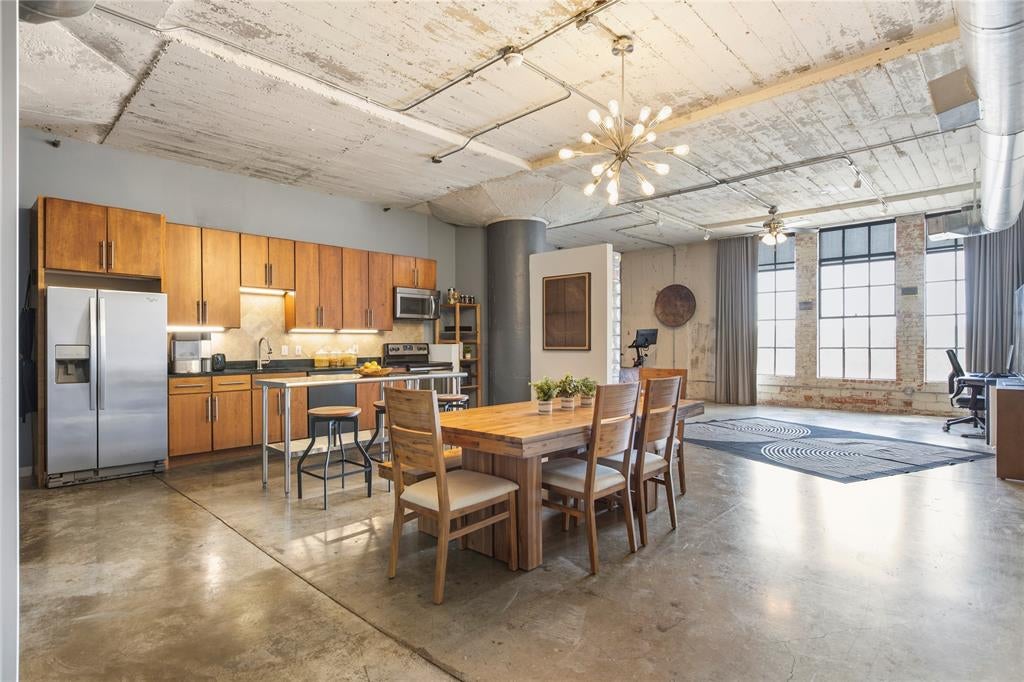 1122 Jackson Street 402