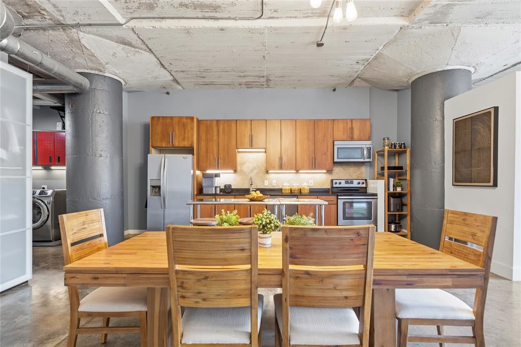 1122 Jackson Street 402