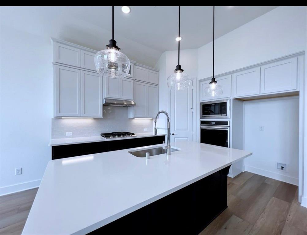 1316 Old Rocksprings Pass