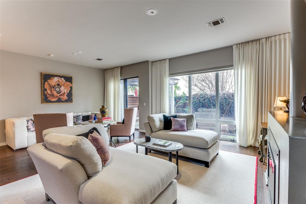 2604 Museum Way 2104