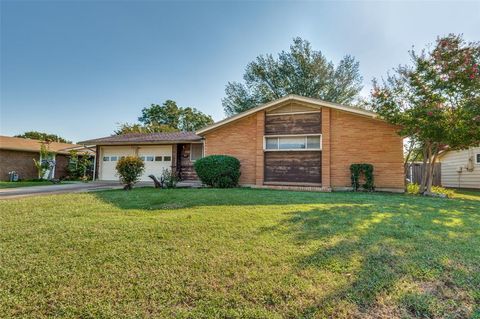 3722 Devonshire Court E Irving TX 75062