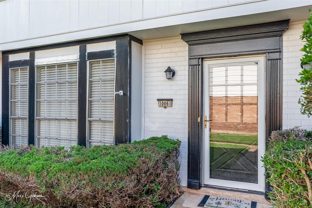 10061 Alondra Street