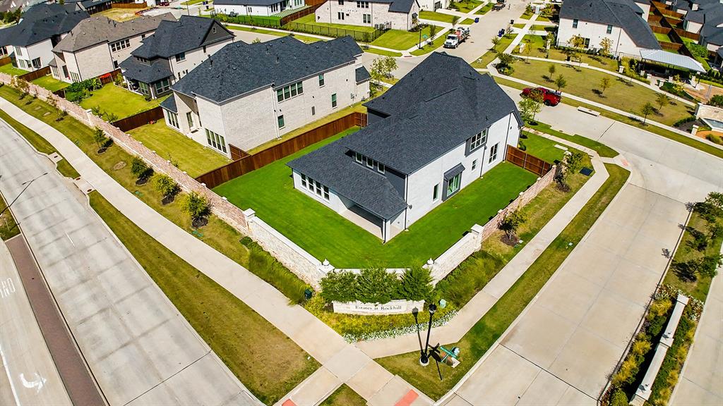 587 Mayfair Lane