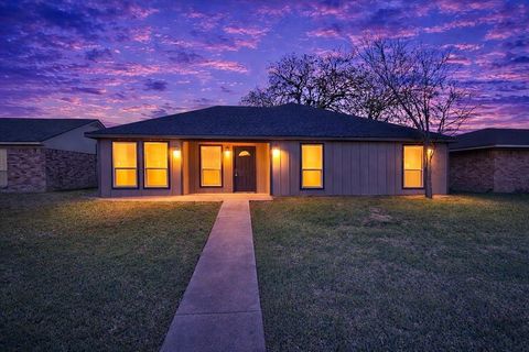 Photo of 257 Prairie Vista Drive, Dallas, TX 75217 (MLS # 21214277)