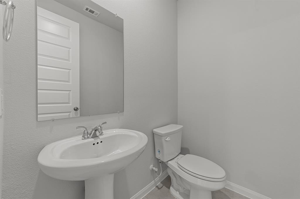 1041 Clayton Mews