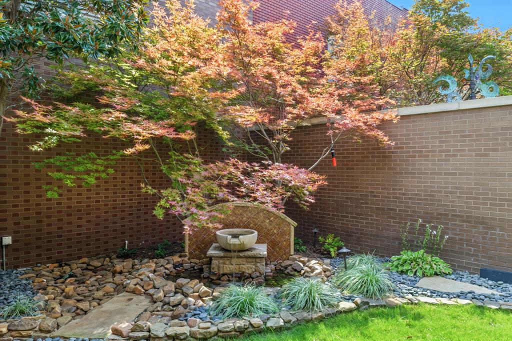 Southlake Town Square Brownsto - Residential