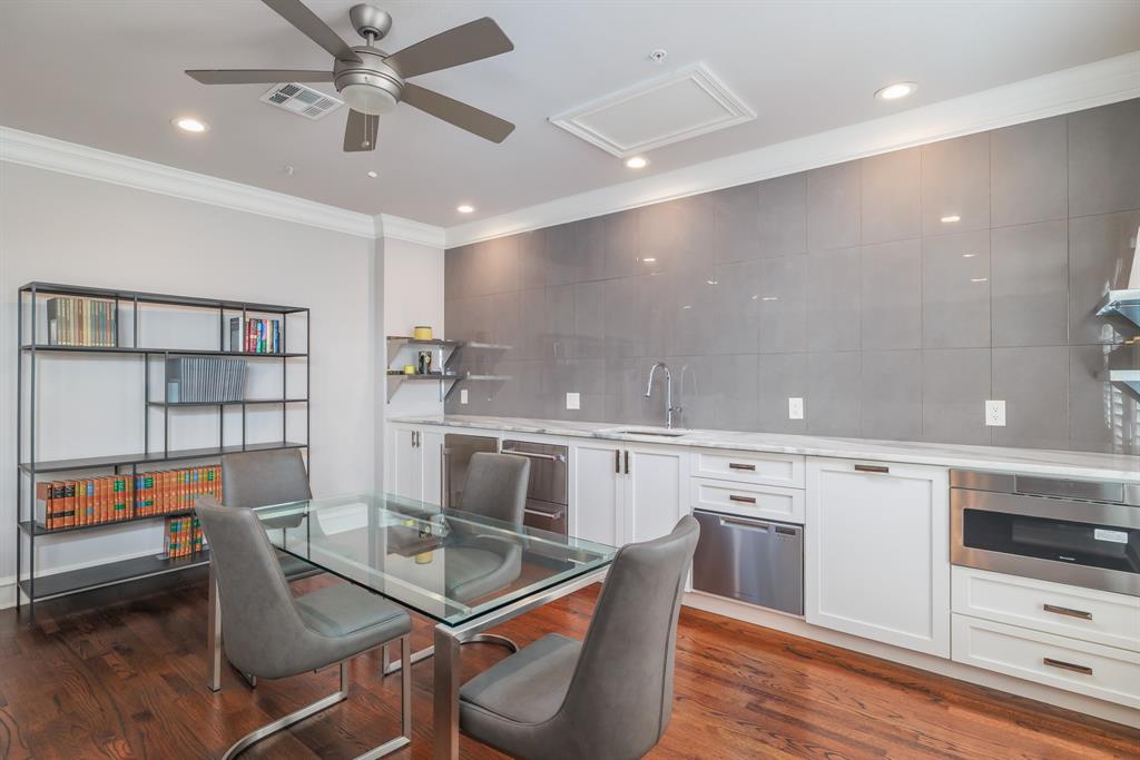 Southlake Town Square Brownsto - Residential