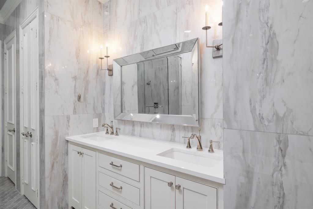 Southlake Town Square Brownsto - Residential