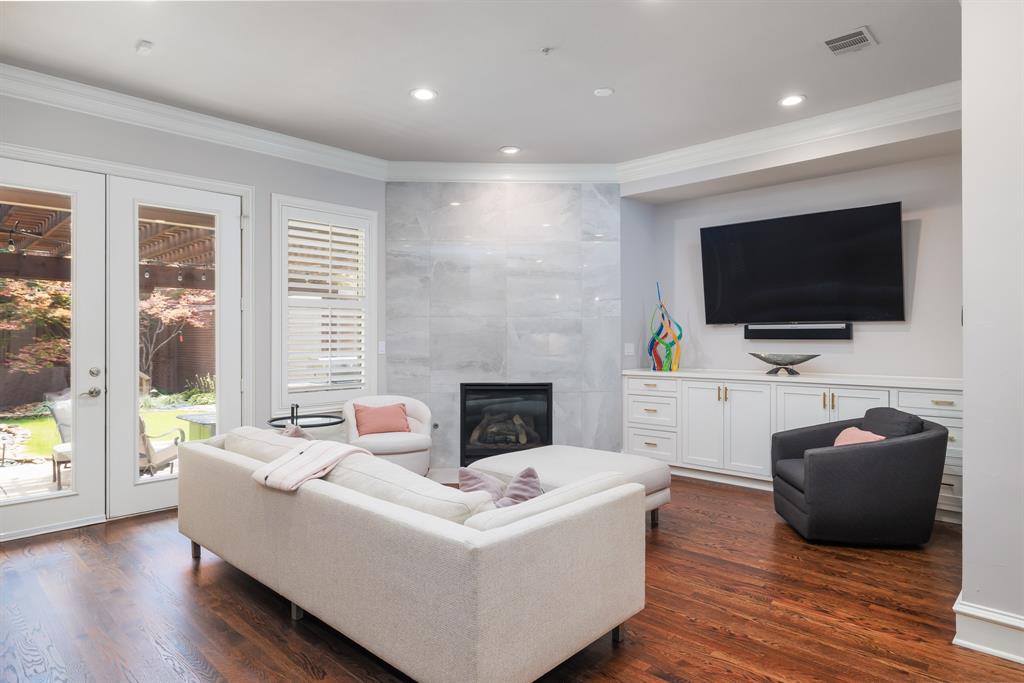 Southlake Town Square Brownsto - Residential