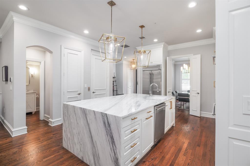 Southlake Town Square Brownsto - Residential