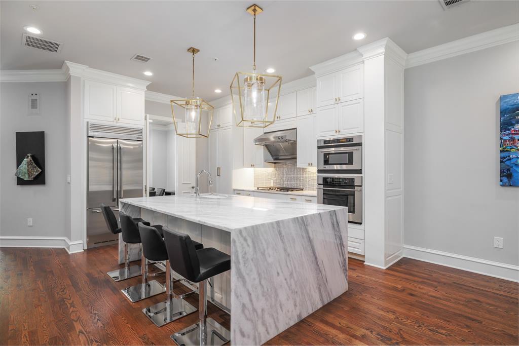 Southlake Town Square Brownsto - Residential