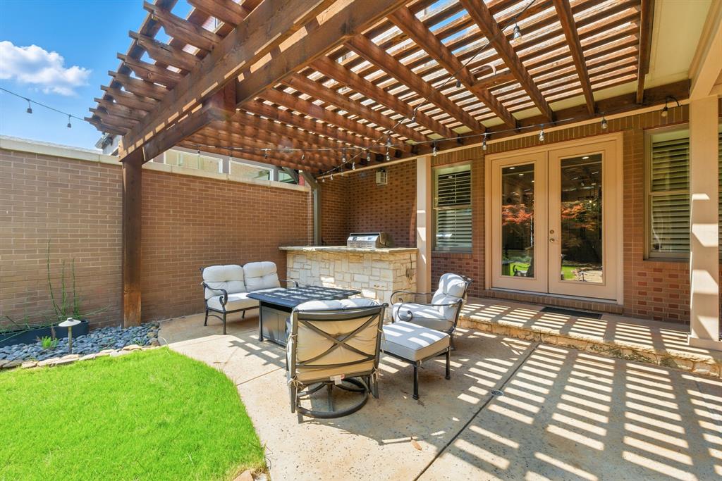 Southlake Town Square Brownsto - Residential