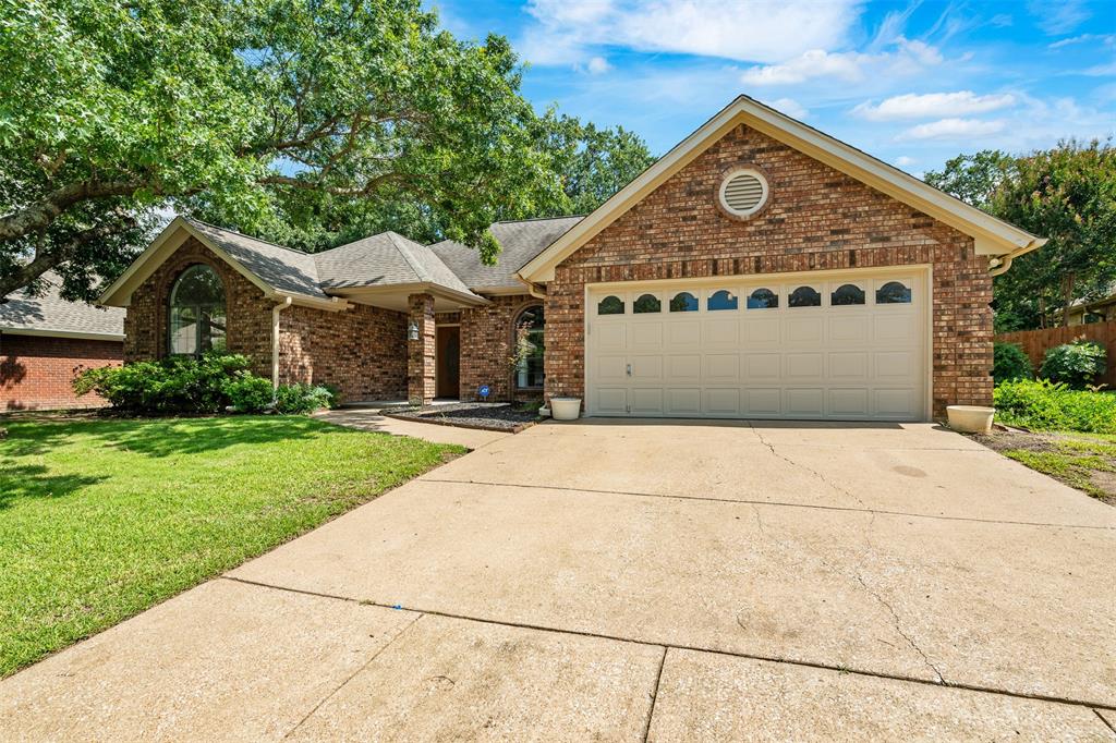 6890 Rolling Ridge Drive