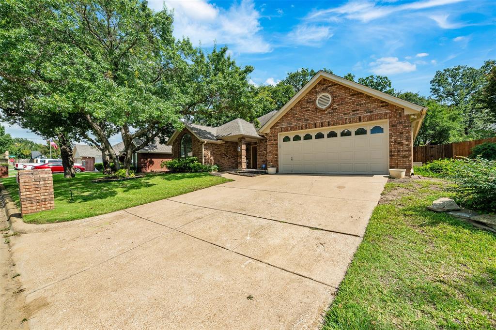 6890 Rolling Ridge Drive