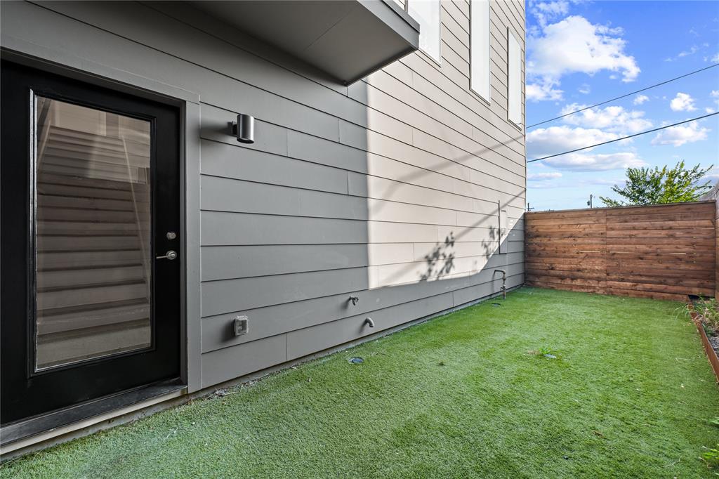 1715 Bennett Ave Condos - Residential Lease