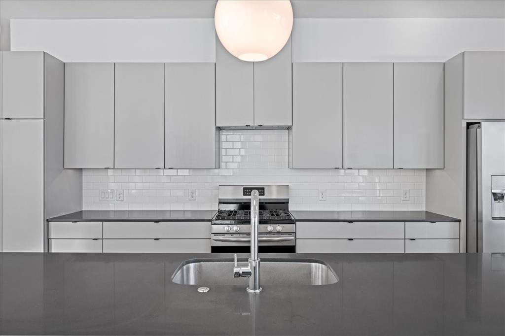 1715 Bennett Ave Condos - Residential Lease