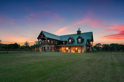 1690 Vz County Road 4930 Van TX 75790