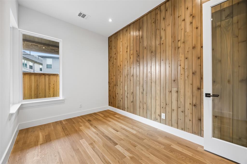 5528 Ellsworth Avenue