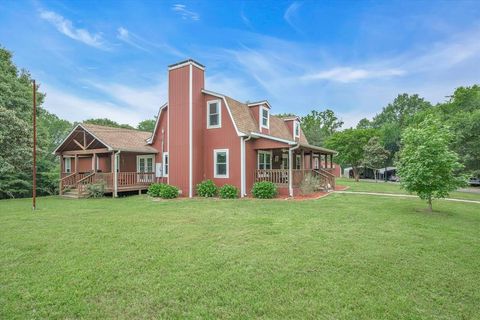 A home in Edgewood