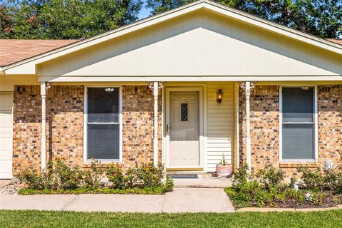 1913 Galahad Lane Arlington TX 76014