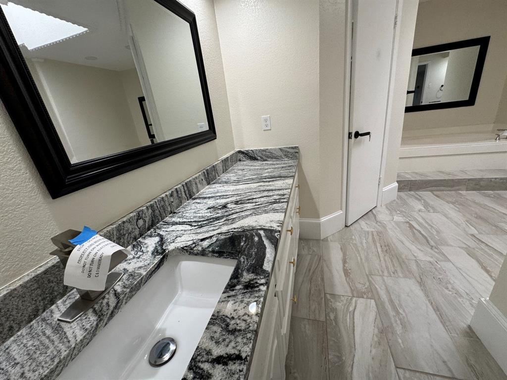 Lake Country Secret Harbour - Residential