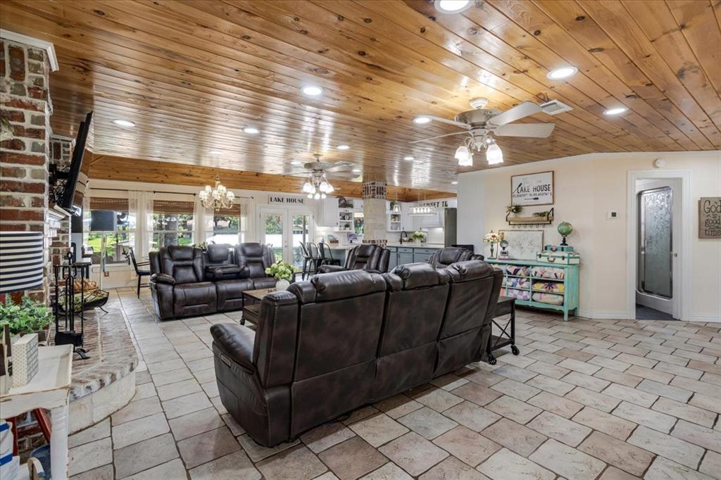 Peninsula Point - Residential