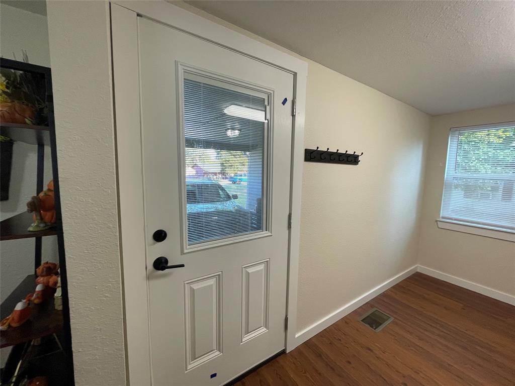 WHISPERING OAKS - Residential