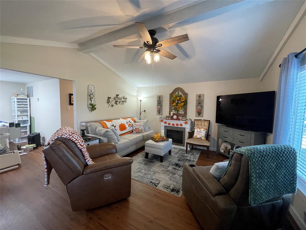 WHISPERING OAKS - Residential