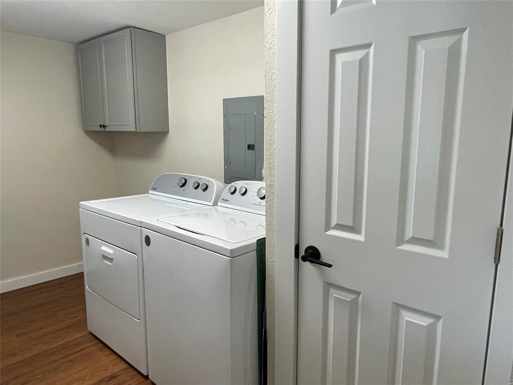 WHISPERING OAKS - Residential