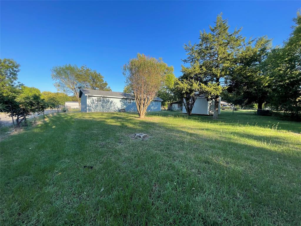 WHISPERING OAKS - Residential