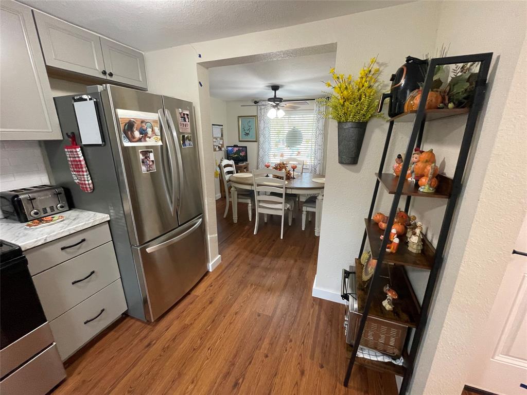 WHISPERING OAKS - Residential