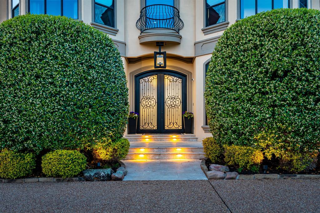 1091 Broadmoor Lane