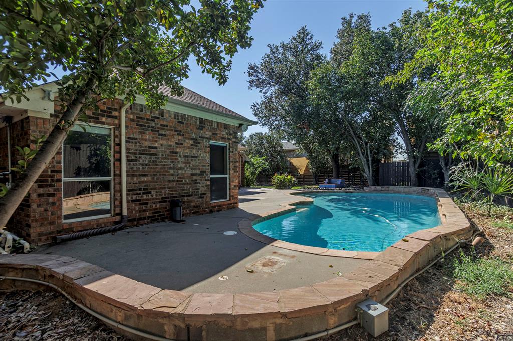 Crossing At Colleyville - Residential