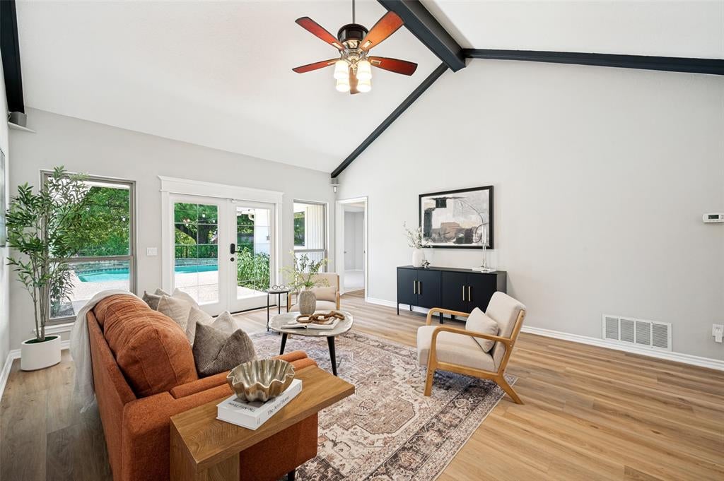 3221 Bandolino Lane