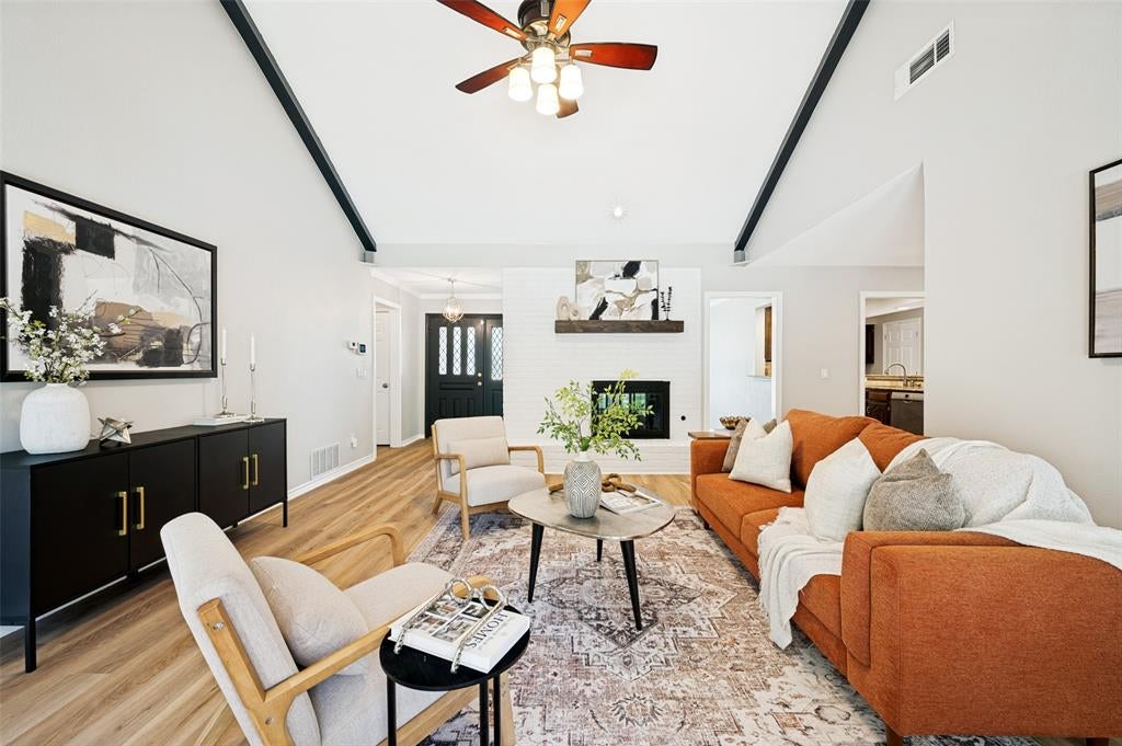 3221 Bandolino Lane